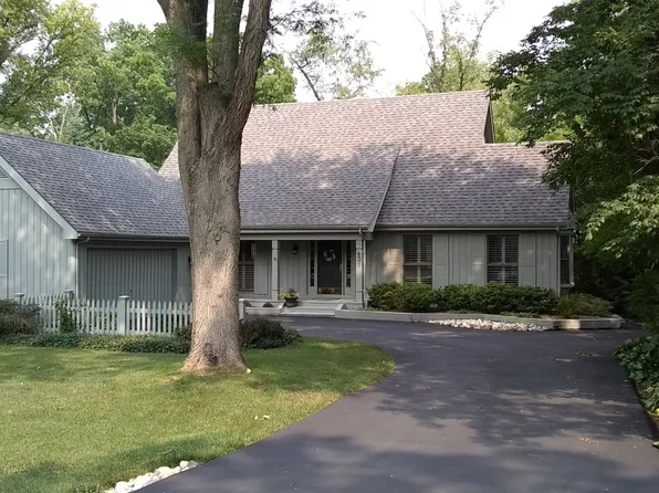 431 Wiltshire Ln, Lakewood, IL 60014