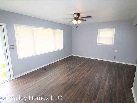 2nd image of 181 N Main St