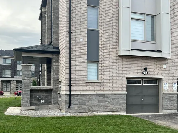2 Plume St, Brampton, ON