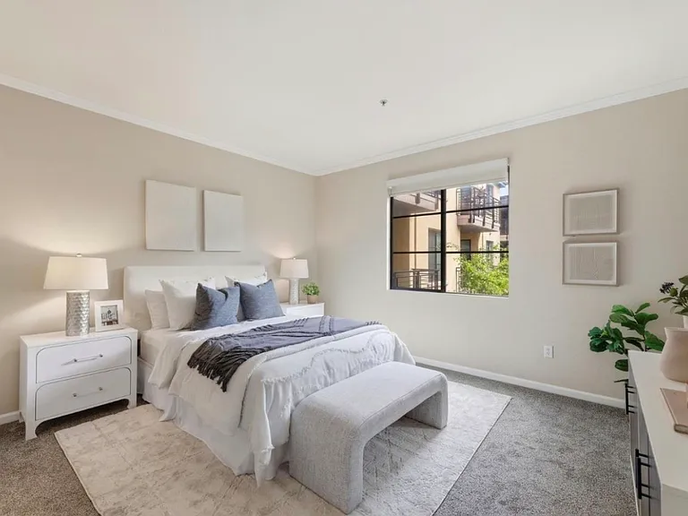 800 N 8th St #220 — Photo 4