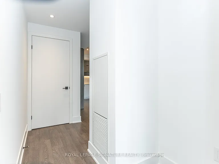 1888 Queen St E #204 — Photo 16