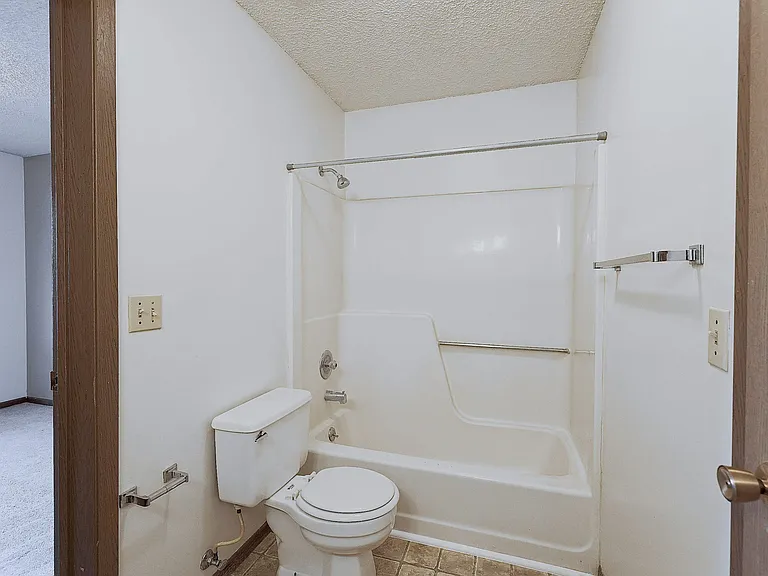 4615 Meredeth St #8 — Photo 8