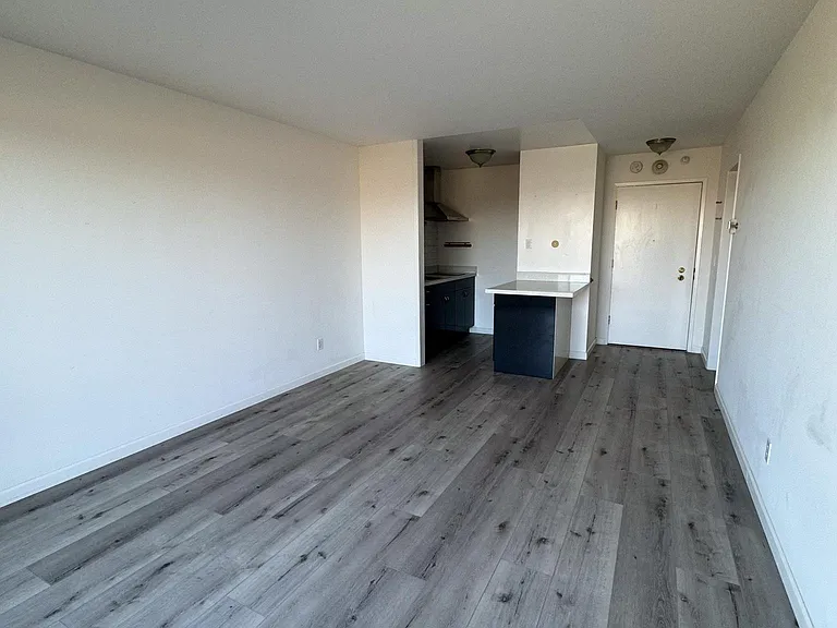 3 Commodore Dr #552 — Photo 6