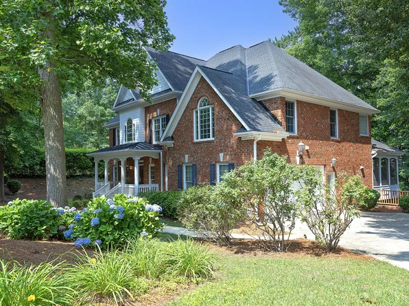 101 Royal Glen Dr, Cary, NC 27518