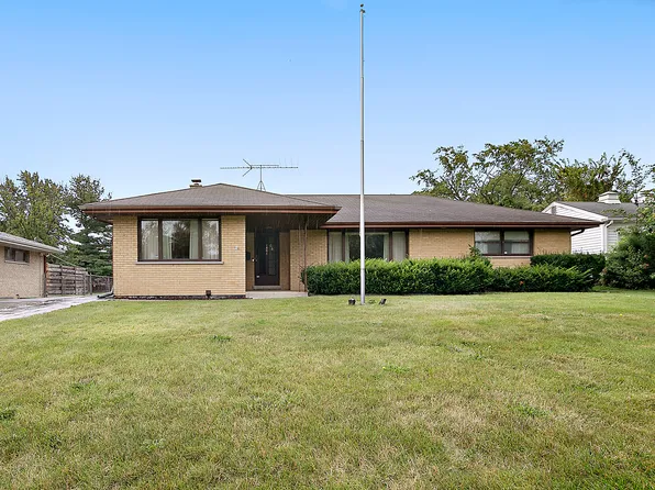 1321 East St, Crete, IL 60417