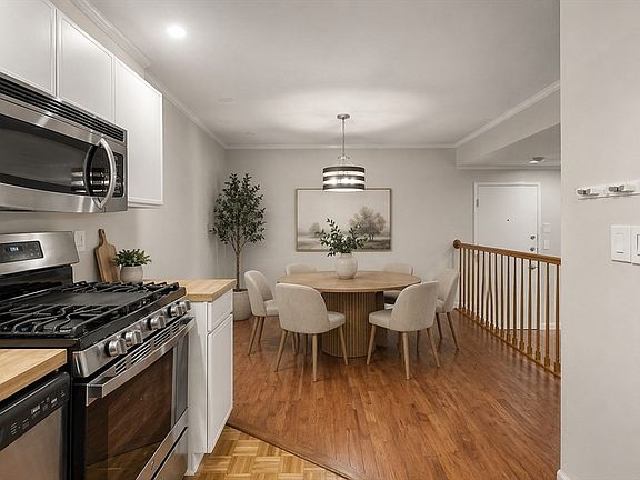 3rd image of 1216 Vfw Pkwy APT 40