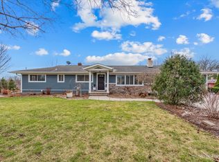 38W271 Stevens Ln, Elgin, IL 60124
