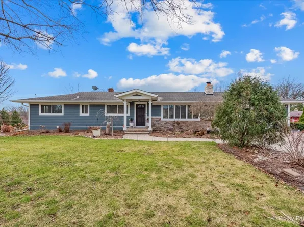 38W271 Stevens Ln, Elgin, IL 60124