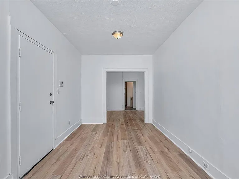 1094 Lincoln Rd — Photo 34
