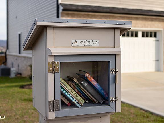 3rd image of 162 Bob Ford Rd