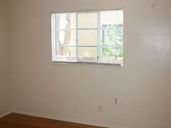3rd image of 217 Grove St NE APT A