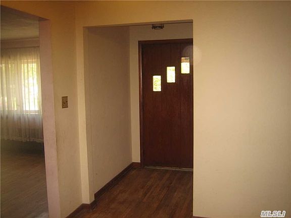 4th image of 18 Linberg Ave