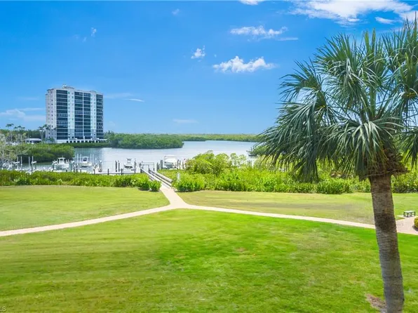 320 Horse Creek DR #306, NAPLES, FL 34110