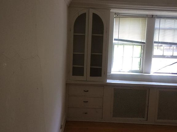 4th image of 2544 N Maryland Ave #2207-09