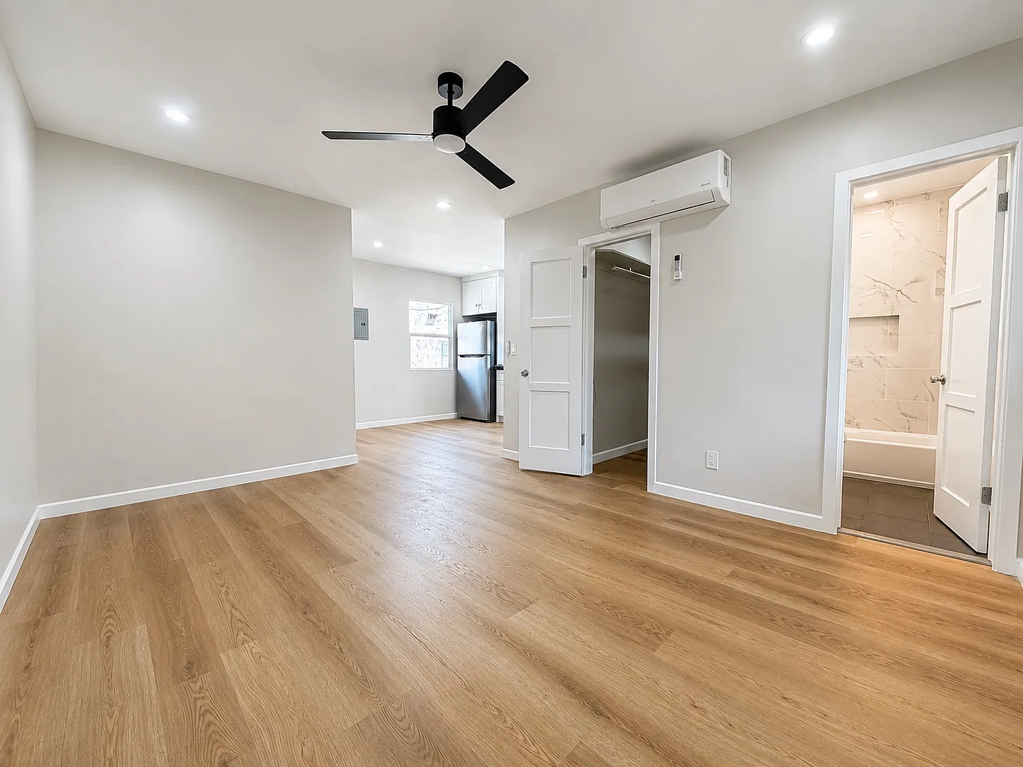 Studio, $1,995 — Photo 4