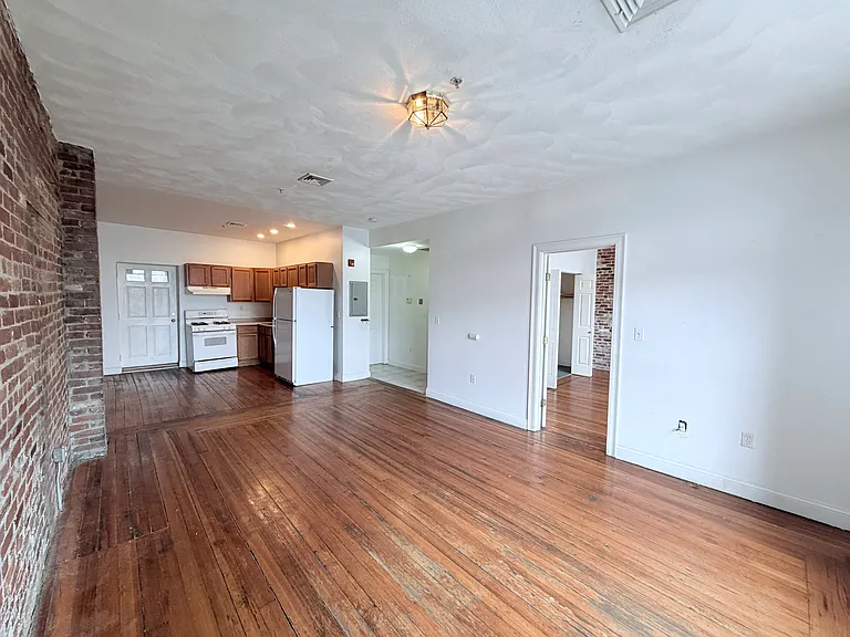 173 Winnisimmet St #5 — Photo 4
