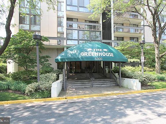 3rd image of 5300 Holmes Run Pkwy Penthouse 18