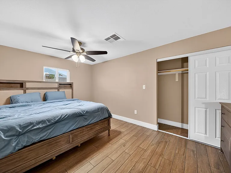 6717 Atwood Ave — Photo 13
