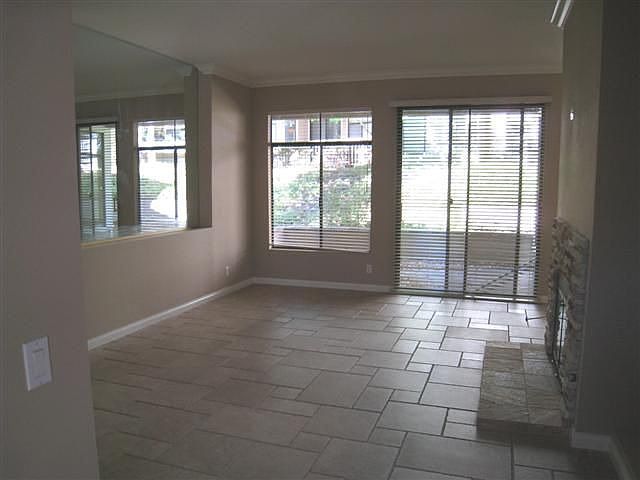 2nd image of 5 E Greenbrier