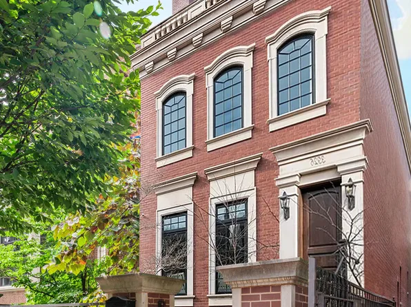 3926 N Greenview Ave, Chicago, IL 60613