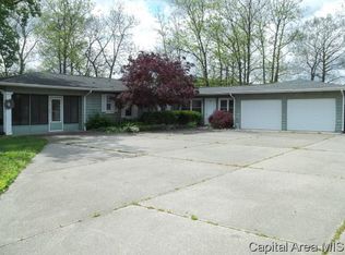 30401 Pine Ln, Girard, IL 62640