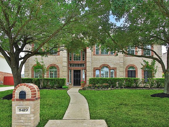 3rd image of 8419 Marchelle Ln