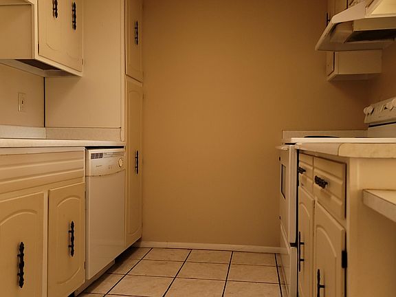 5th image of 6814 N 35th Ave Unit O