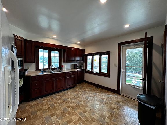 5th image of 329 PENN Avenue
