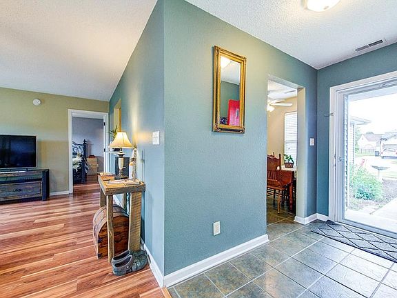 4th image of 102 Camellia Ct