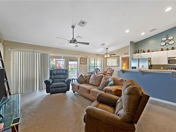 4th image of 703 NE 1st Pl