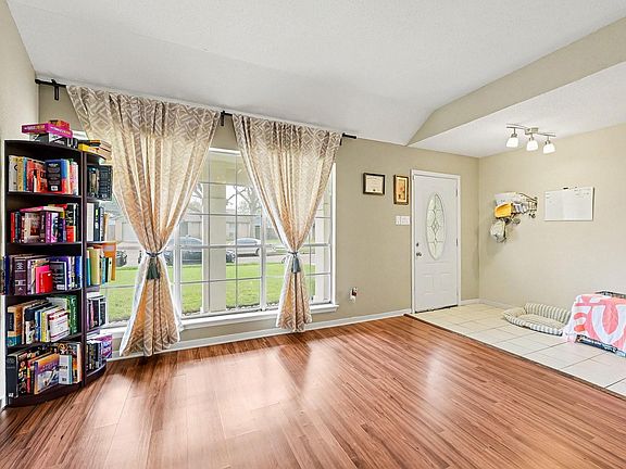 5th image of 18042 Garden Manor Dr
