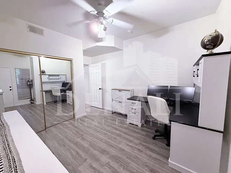 101 N 7th St #160 — Photo 16
