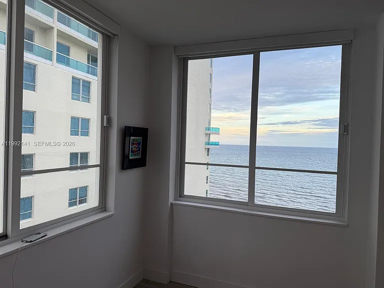 5005 Collins Ave #1525 — Photo 10