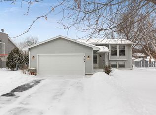 9124 Oakview Ln N, Maple Grove, MN 55369