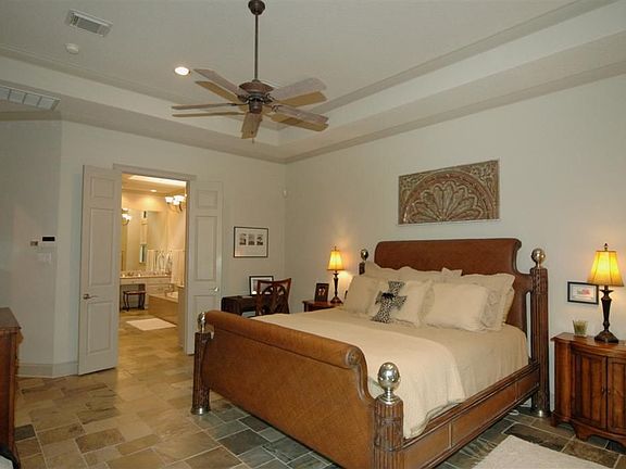 5th image of 3018 Acorn Wood Way