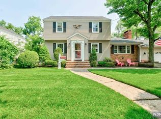 68 Surrey Ln, River Edge, NJ 07661