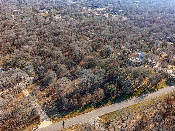 4th image of 237 Oak Hollow Dr