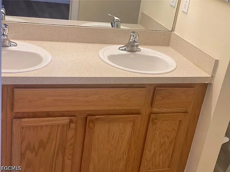 8240 Pacific Beach Dr — Photo 25