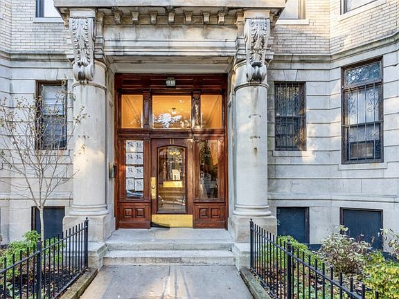 11 Queensberry St. #24 Boston - Fenway Unit Photo 2 (1)