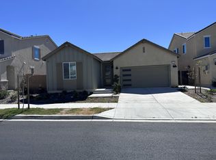 16753 Yarrow Ln, Fontana, CA 92336