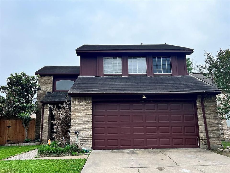 1st image of 1915 Longmont Cir