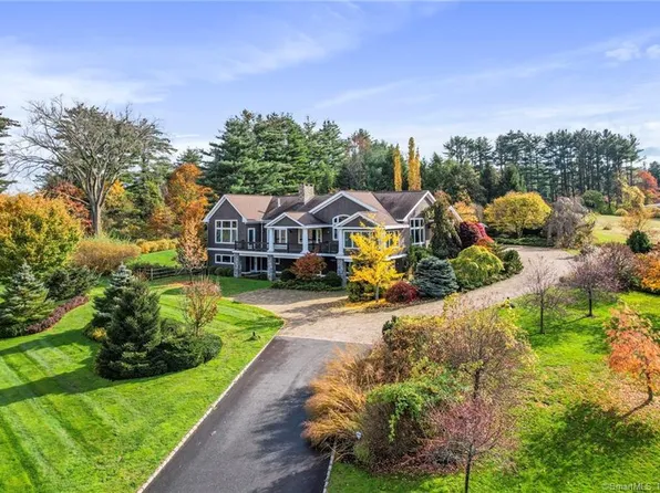 92 Chesham Drive, Middlebury, CT 06762
