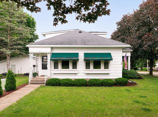 526 S Beaumont Rd, Prairie Du Chien, WI 53821