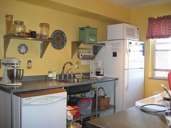 5th image of 13800 Shaker Blvd APT 1008