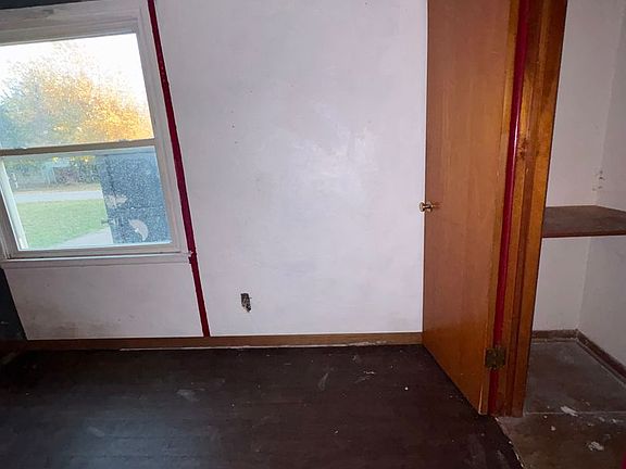 5th image of 4421 SE 39th St