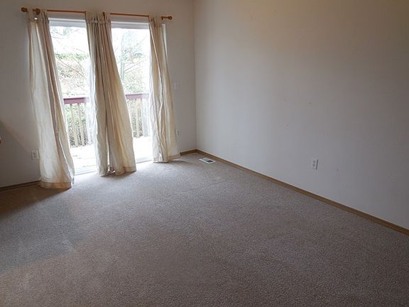 4th image of 6511 79th Dr NE