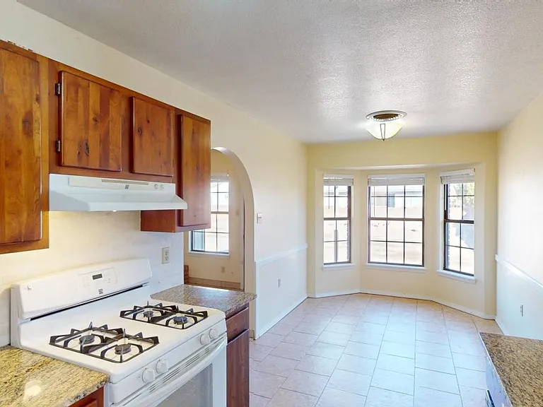 1460 Lindberg Ave — Photo 12