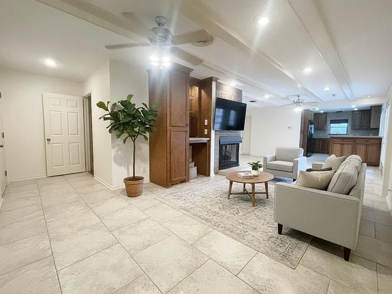 9655 Meadowcroft Dr — Photo 17