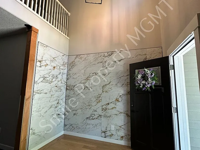 4524 SE Oakhurst St — Photo 3