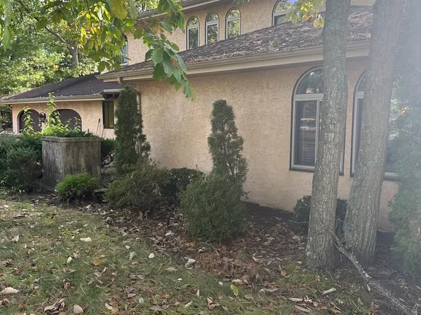 64 Chippenham Dr, Voorhees, NJ 08043